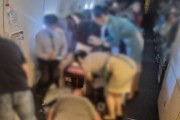 "비행기 뜨자마자 기내 '심정지 환자' 발생...하늘에서 생명 구한 한국 의사 8인"