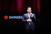 정용진 회장, 스타벅스 '탱크데이' 이벤트 논란에 공식 사과