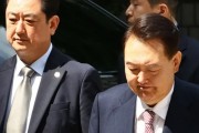 尹, ‘李 당선 어떻게 봤나’ 질문에 묵묵부답… 대선 후 첫 내란 재판 출석